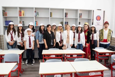 TİKA'dan Romanya'da 23 Türkçe Sınıf
