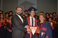 TIP FAKÜLTESİ ÖĞRENCİSİ - Yakın Doğu Üniversitesi Tıp Fakültesi Mezuniyet Töreni Gerçekleştirildi