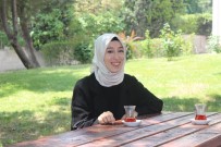 DENİZ BAYKAL - En Genç Milletvekili Rümeysa Kadak, 'Önce Finalime Girdim, Sonra Esnaf Ziyareti Yaptım'