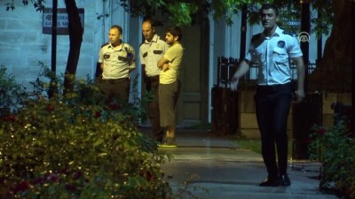 Fatih'te Cami Bahçesinde Erkek Cesedi Bulundu