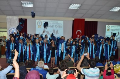 Çivril Atasay Kamer MYO Mezuniyet Töreni Gerçekleştirildi