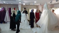 TESETTÜR - Düğün Sezonu Gelinlik Satışlarını Arttırdı