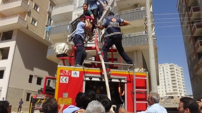 Mardin'de Korkutan Yangın Açıklaması Çocuk Son Anda Kurtarıldı