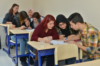 Konyaaltı Belediyesi Etüt Merkezi Öğrencileri YKS'ye Hazır