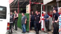 YUNUS TİMLERİ - Polis Binaya Aydınlatma Direğine Tırmanarak Girdi