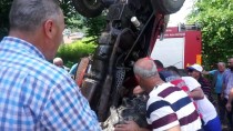 YENIKÖY - Traktör Yükünün Ağırlığıyla Şaha Kalktı Açıklaması 1 Yaralı