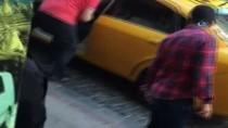 GÖZALTI İŞLEMİ - Turiste Kötü Davranan Taksi Şoförü Cezadan Kurtulamadı
