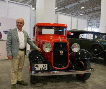 Başkan Akgün, Klasik Otomobil Fuarı'nın Açılışını Gerçekleştirdi