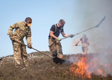 İngiltere'deki Yangınla İlgili 1 Şahıs Gözaltına Alındı