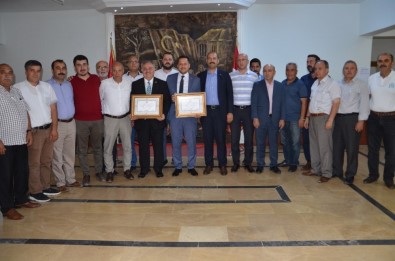 Karaman'da AK Parti Milletvekilleri Mazbatalarını Aldı