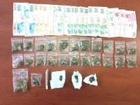 Karasu'da 28 Paket Skunk Ele Geçirildi