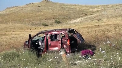 Kırıkkale'de Hafif Ticari Araç Devrildi Açıklaması 1 Ölü, 4 Yaralı