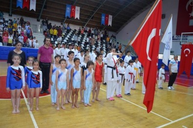 Malatya'da Spor Merkezleri Törenle Hizmete Açıldı