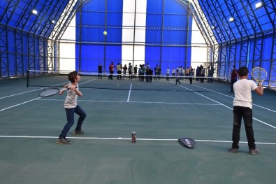 Yüksekova'da İlk Defa Tenis Kortu Açıldı