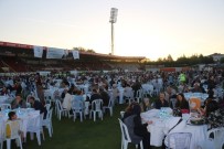 ERDINÇ YıLMAZ - Sivrihisar Belediyesinden 10 Bin Kişilik İftar