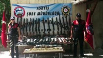 RUHSATSIZ SİLAH - Ankara'da Silah Kaçakçılığı Operasyonu