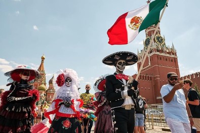 Meksika Taraftarı 'Ölüler Günü Festivali''ni Moskova'ya Taşıdı