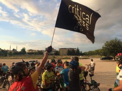 Pedallar 'Bisikletli Ölümler' İçin Çevrildi