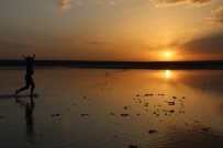 TUZ GÖLÜ - Tuz Gölü'nde Kartpostallık Görüntüler Ortaya Çıktı