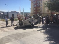 AHMET HAŞIM - 2 Otomobil Çarpıştı; 7 Yaralı
