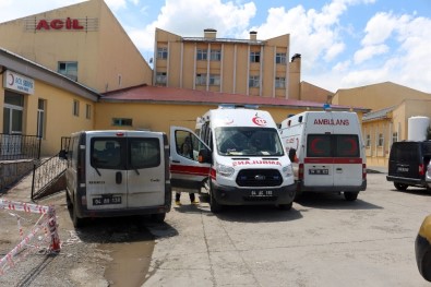 Ağrı'da Minibüs Devrildi Açıklaması 37 Kaçak Göçmen Yaralı