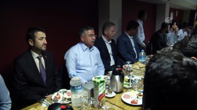 Bakan Yılmaz, Sahurda Öğrencilerle Bir Araya Geldi