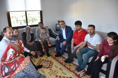 Başkan Çelik'ten İftar Öncesi Ev Ziyaretleri