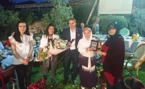 TÜRKÜCÜ - Bedia Akartürk İftarda Mini Konser  Verdi