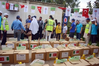 Cezayir'de 840 Aileye Gıda Yardımı