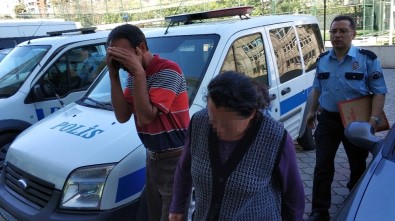 'Dilenmiyor' Diye Yaşlı Kadını Dövdüğü İddia Edilen Oğlu Ve Gelini Yakalandı