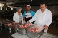 İFTAR MENÜSÜ - Her Gün 2 Bin 500 Kişilik İftar Yemeği Hazırlıyorlar