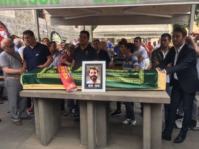 Kazada Ölen Galatasaray TV Yöneticisi Giresun'da Toprağa Verildi