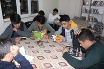 KADDAFI - Malazgirt'te 'Çaylar Bizden Kitaplar Sizden' Kampanyası