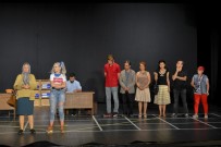 SERCAN YILDIZ - Tiyatro Kursu Öğrencileri TSKM'de Sahne Aldı