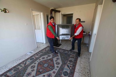 Bayraklı'da Binlerce Aileye Destek