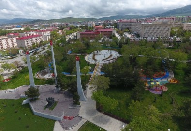 Büyükşehir'den Aziziye Parkı'na Özel Peyzaj