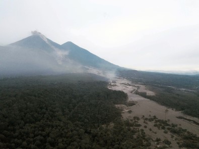 Guatemala'da Volkan Faciasında Ölü Sayısı Yükseliyor