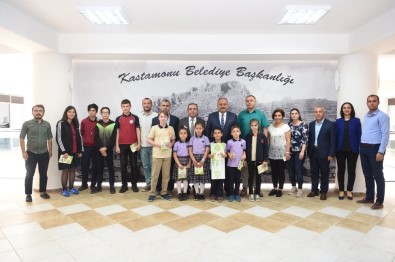 Kastamonu Belediyesi, 5 Haziran Dünya Çevre Günü'nde Atık Pil Şampiyonlarını Ödüllendirdi