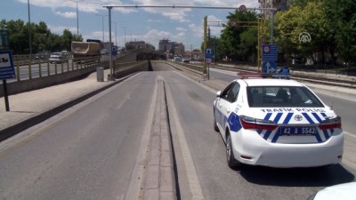 Konya'da Otomobil Alt Geçit Duvarına Çarptı Açıklaması 2 Yaralı