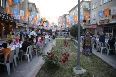 Sincan Belediye Başkanı Ercan, Esnafla İftarda Buluştu