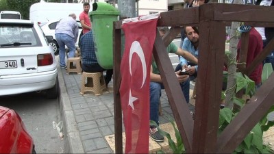 Bayrağı yere atan şahıs şizofreni hastası çıktı