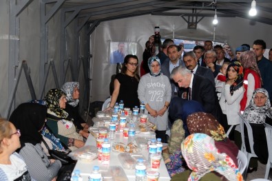 Vali Kamçı Şehit Orhan Özkan'ın Ailesini Ziyaret Etti