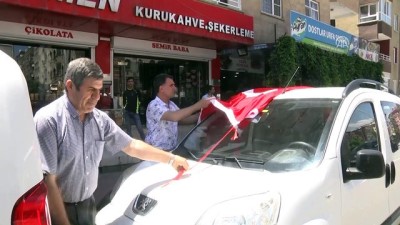 HDP'ye Seçim Bürosu Açılışında 'Türk Bayraklı' Tepki