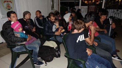 Lastik Botla Midilli Adası'na Gitmek İsteyen Kaçak Göçmenler Kurtarıldı