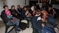 KAÇAK GÖÇMEN - Lastik Botla Midilli Adası'na Gitmek İsteyen Kaçak Göçmenler Kurtarıldı