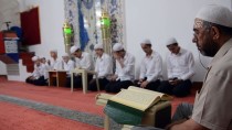 YILDIRIM BAYEZİD - Tarihi Camilerde 'İtikaf'a Giriyorlar