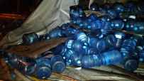 TEM'de Kamyon Devrildi Açıklaması Su Damacanaları Yola Savruldu