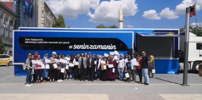 Türk Telekom'un Teknoloji Seferberliği Projesi Kırşehirli Kadınlarla Buluştu