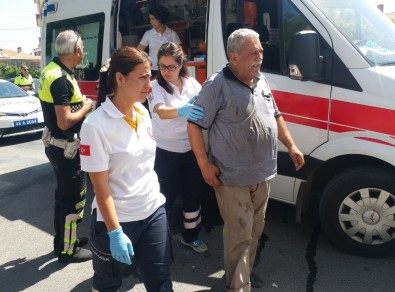 Milas'ta Motosiklet Yayaya Çarptı; 2 Yaralı