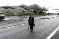 SEÇİM SANDIĞI - Oy Kullanmak İçin Geldi Sandık Bulamadı